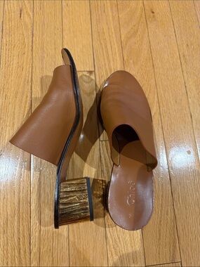 Chloé Tan Leather Open-Back Mules with Textured Gold Block Heel
